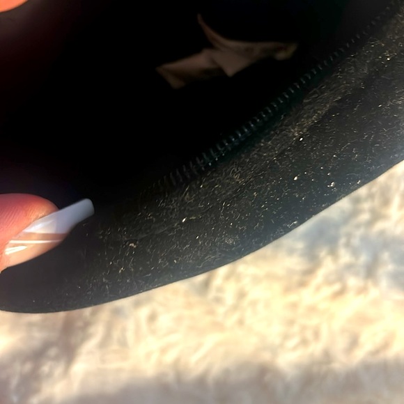 Small bag to out with - Picture 2 of 3